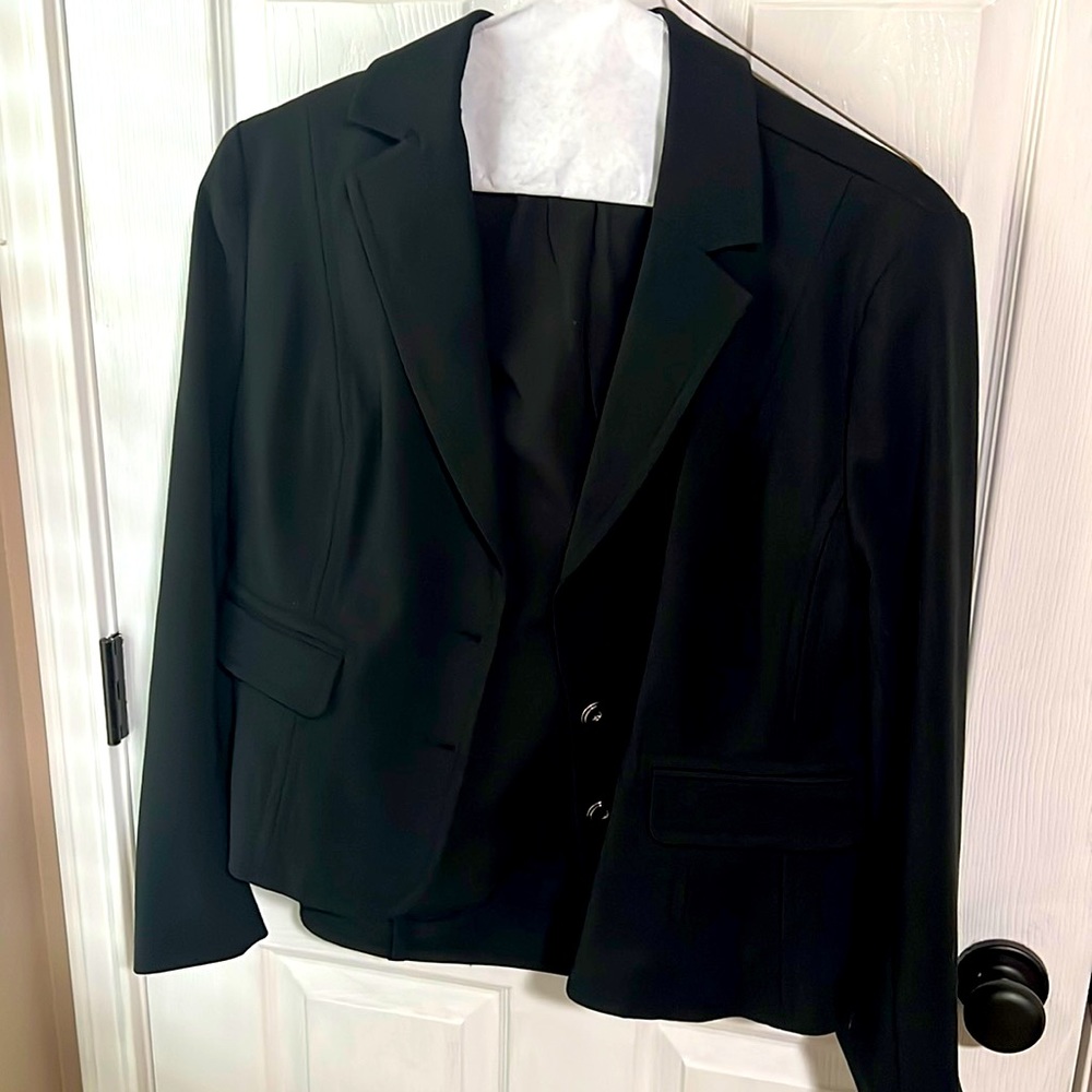 Black 7th Ave NY&co suit set